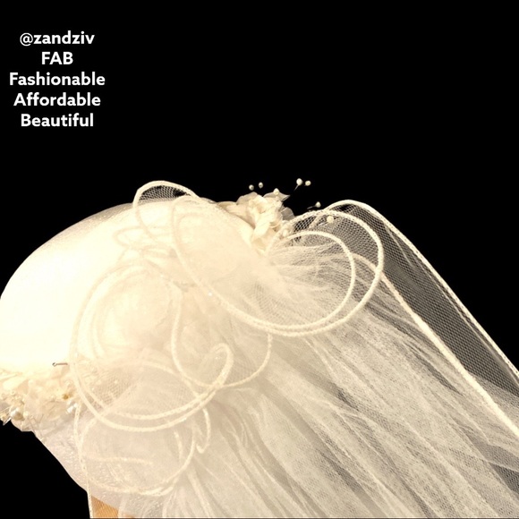 Wedding veil. New with floral  Headpiece vintage WHITE  tiara